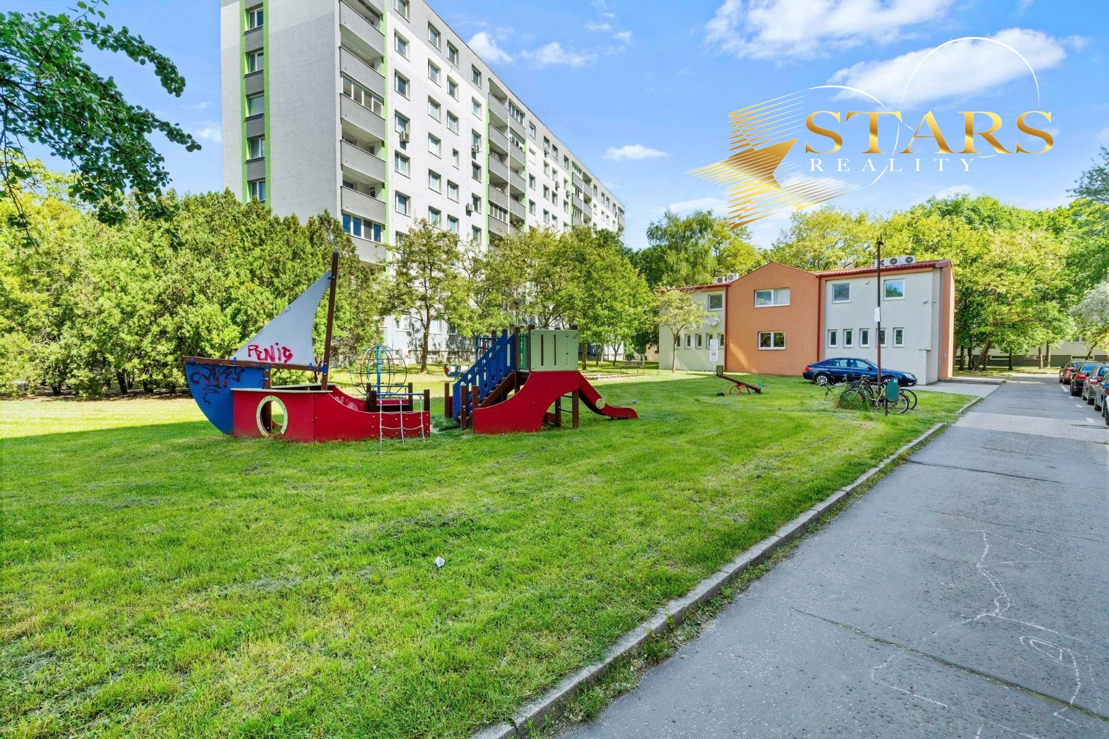 SUPER PONUKA!!! prenájom spodného podlažia o výmere 140 m²  v Šamoríne, ul. Hviezdna