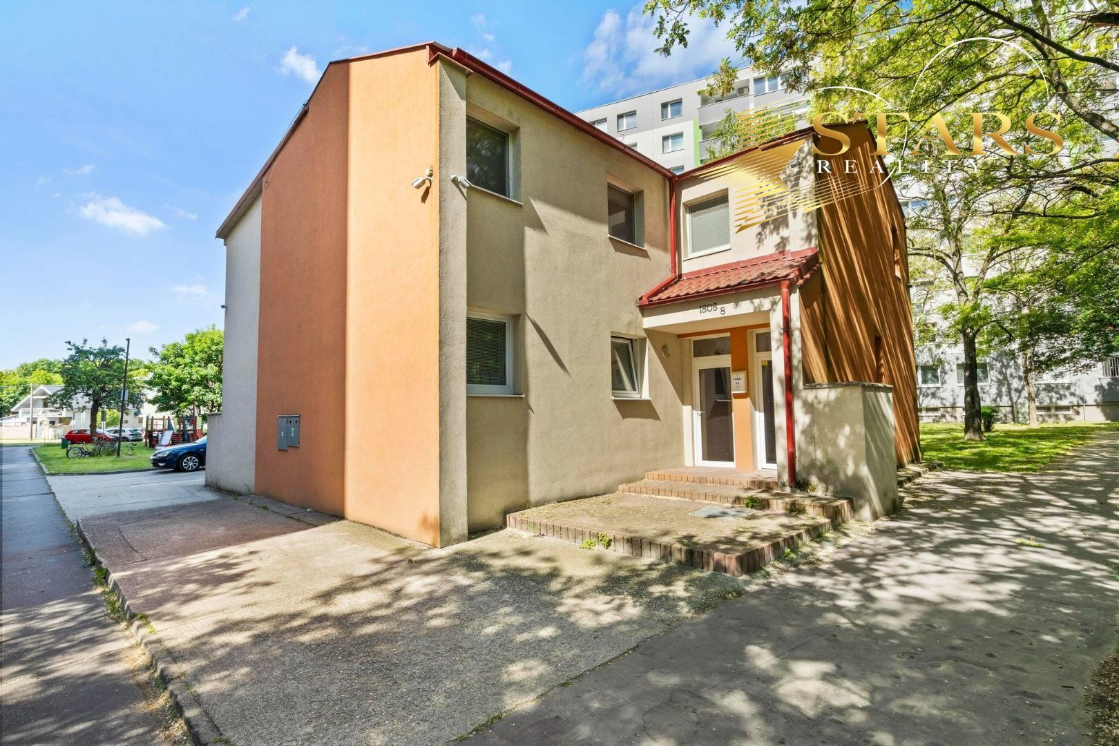 SUPER PONUKA!!! prenájom spodného podlažia o výmere 140 m²  v Šamoríne, ul. Hviezdna