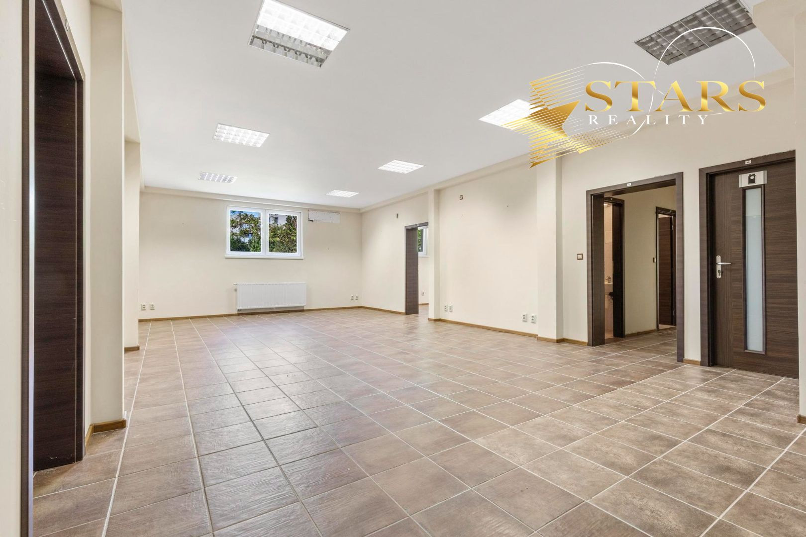 SUPER PONUKA!!! prenájom spodného podlažia o výmere 140 m²  v Šamoríne, ul. Hviezdna