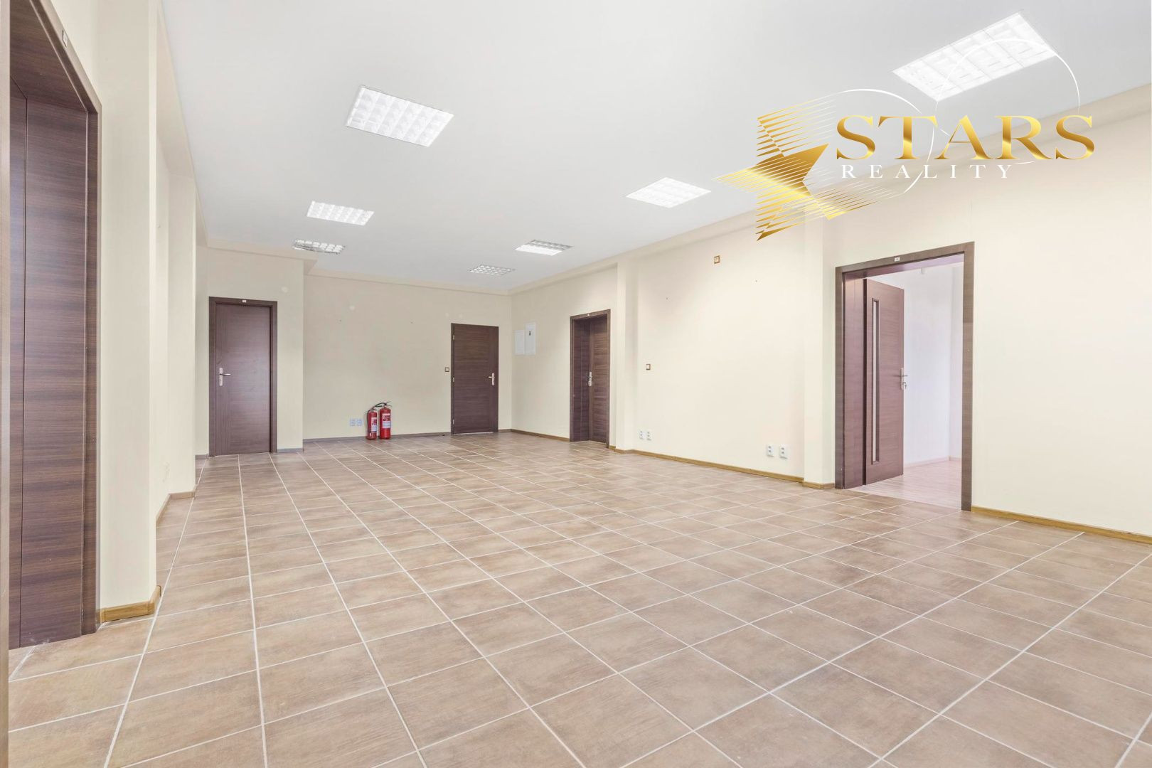 SUPER PONUKA!!! prenájom spodného podlažia o výmere 140 m²  v Šamoríne, ul. Hviezdna