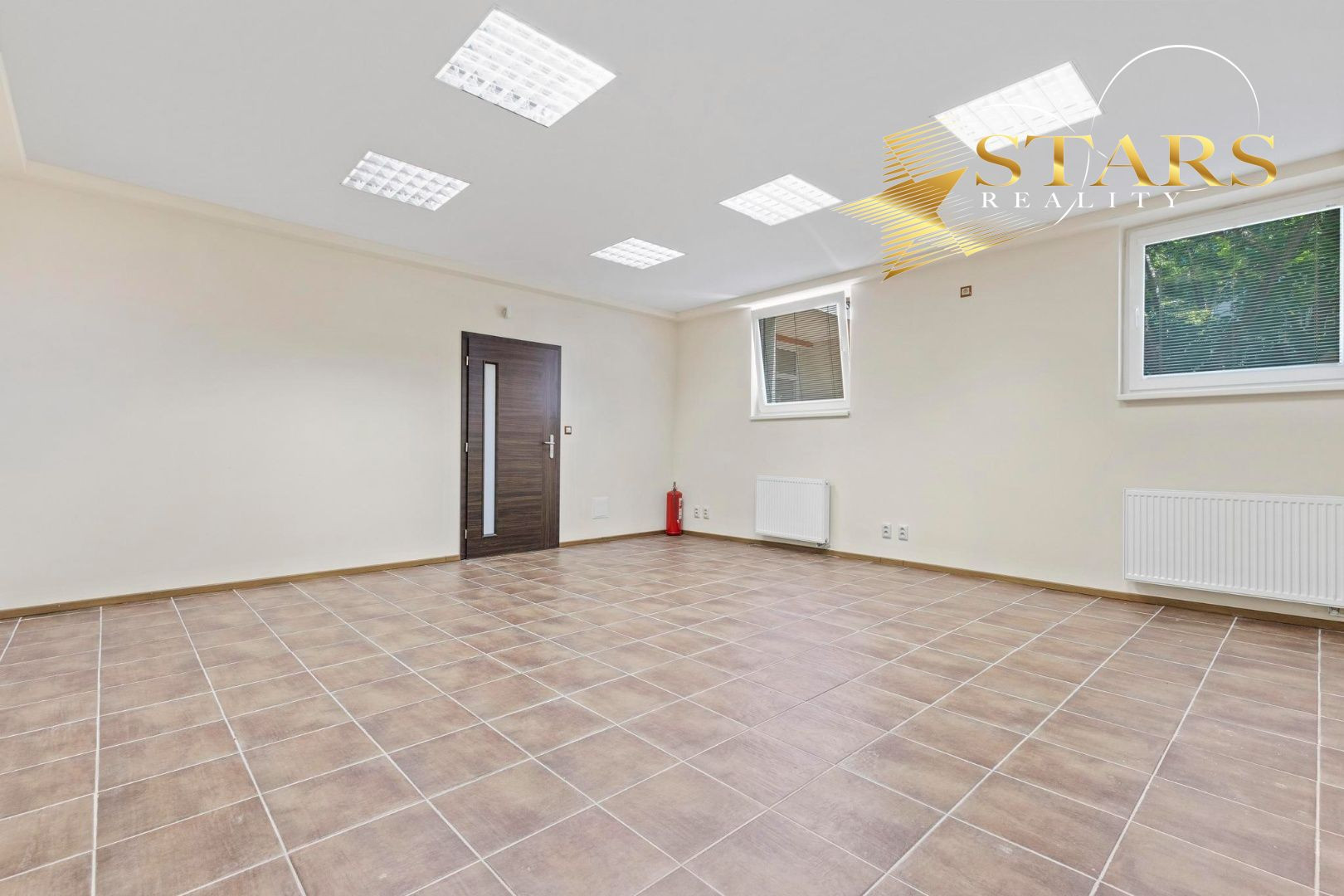 SUPER PONUKA!!! prenájom spodného podlažia o výmere 140 m²  v Šamoríne, ul. Hviezdna