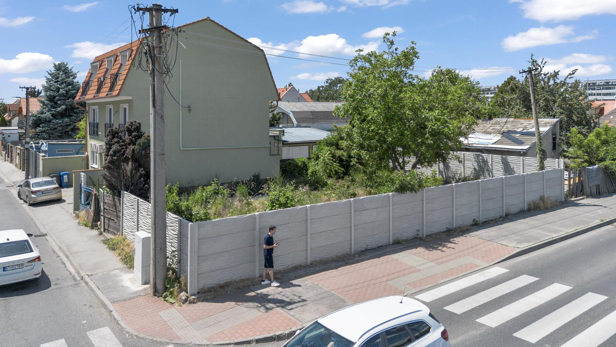 Stavebný pozemok s UPÍ na 4 podlažný objekt -Ružinov, Galvaniho