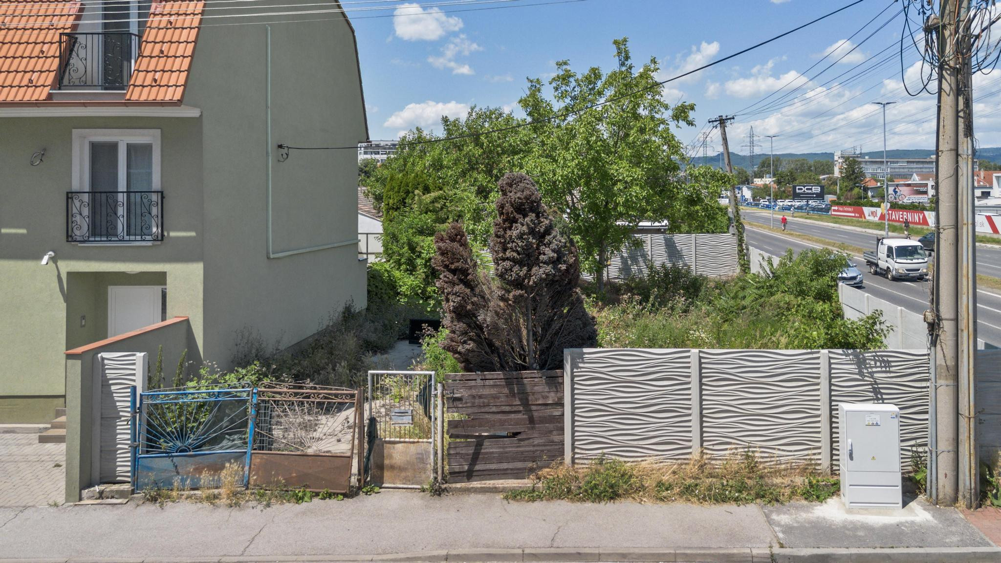 Stavebný pozemok s UPÍ na 4 podlažný objekt -Ružinov, Galvaniho