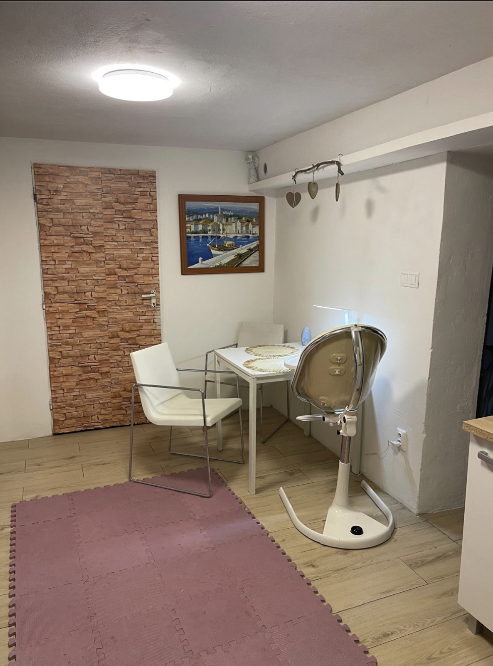 Štýlové bývanie pri jazere a lese – 4-izbový dom so záhradou