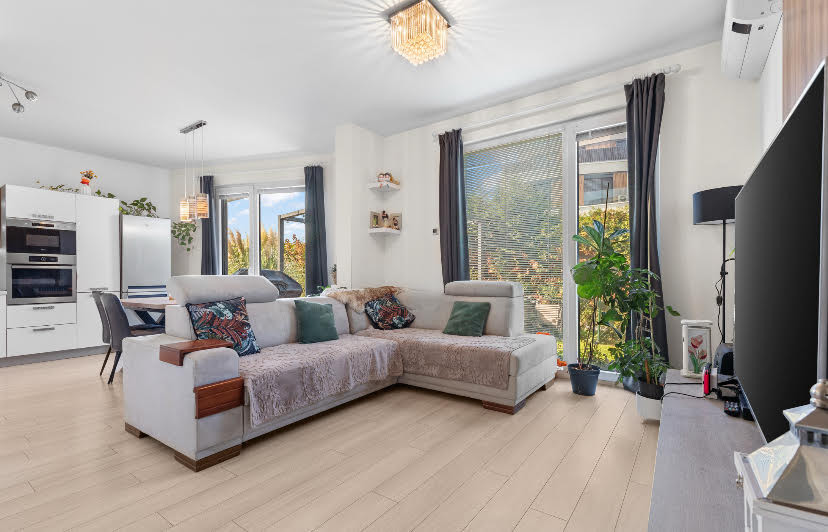 Štýlové bývanie so záhradou pri jazere len 20 minút od Bratislavy