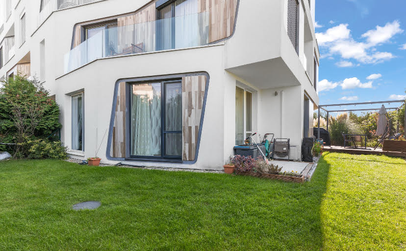 Štýlové bývanie so záhradou pri jazere len 20 minút od Bratislavy