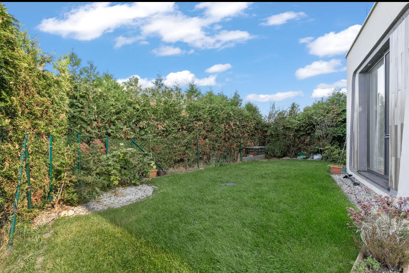 Štýlové bývanie so záhradou pri jazere len 20 minút od Bratislavy