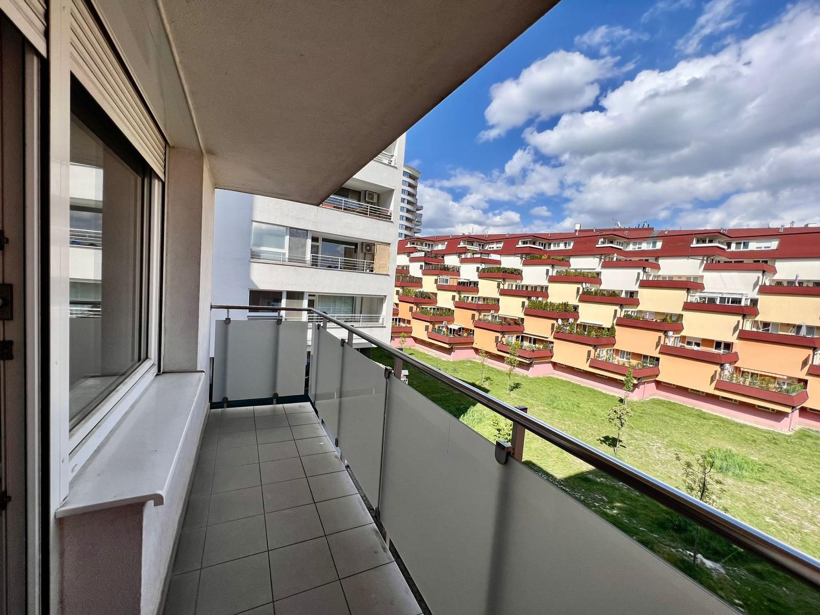 Prenájom 3,5-izbového bytu – Dlhé diely (komplex Kaskády)