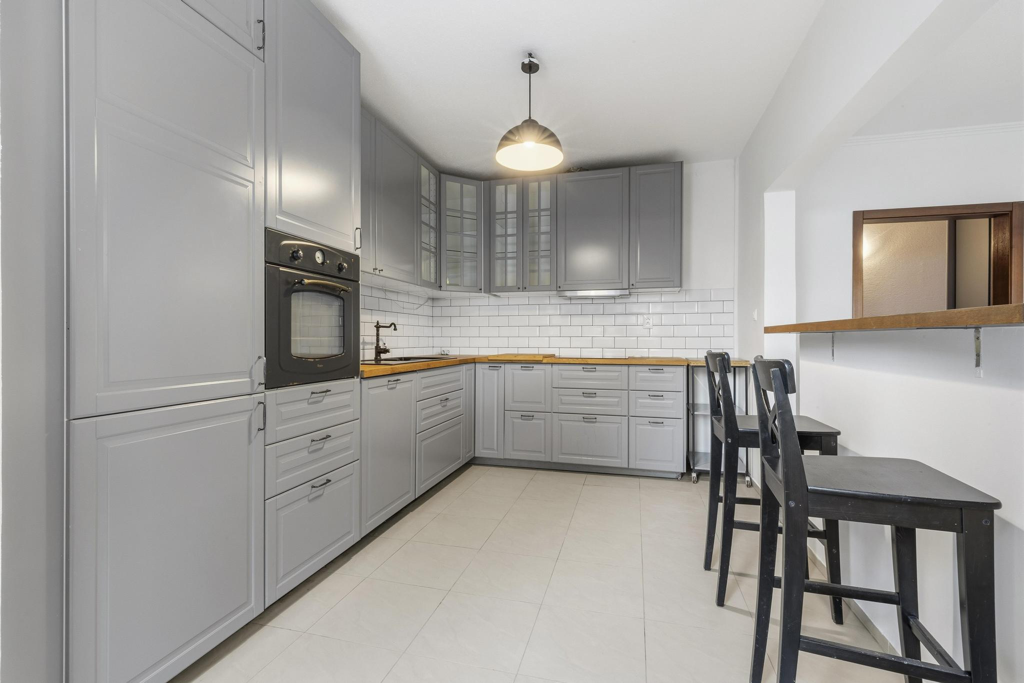 2-izbový byt so súkromnou záhradou v Karlovej Vsi,Ľudovíta Fullu.