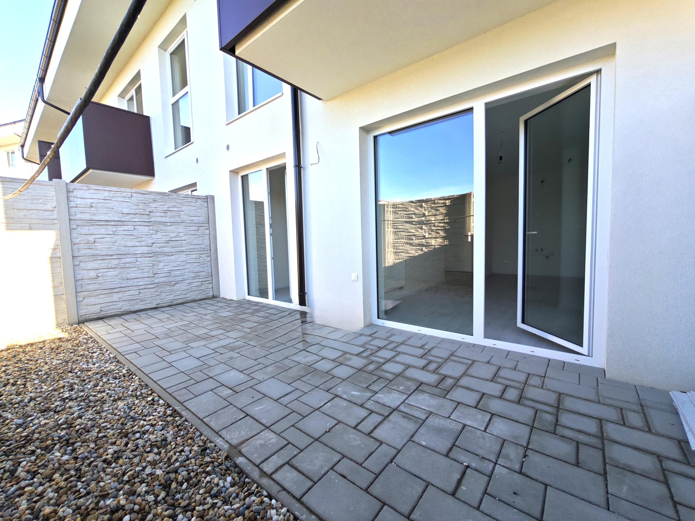 NOVOSTAVBA 2-izbový byt s terasou na prenájom v Opoji