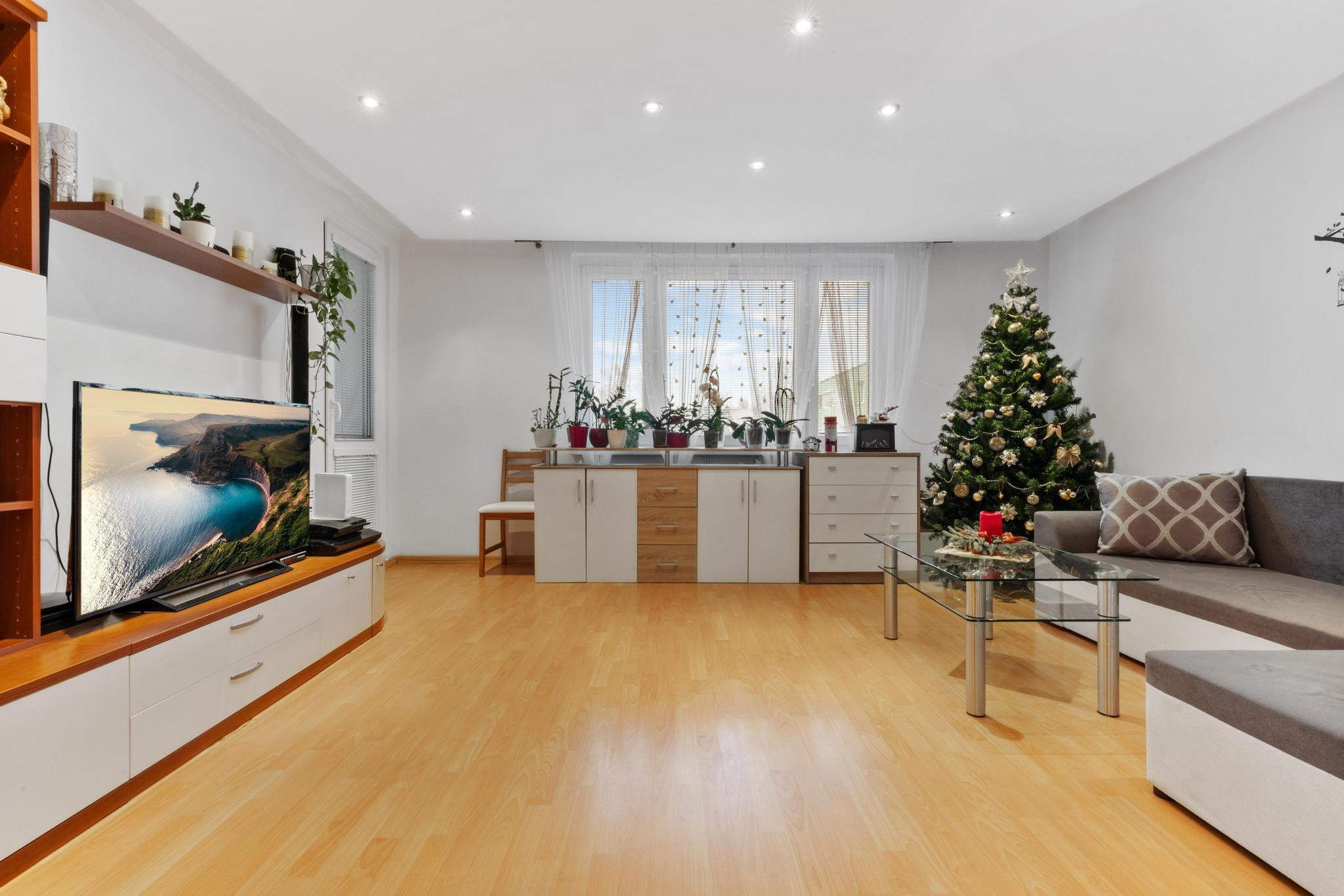 Na predaj 3 izbový byt s loggiou