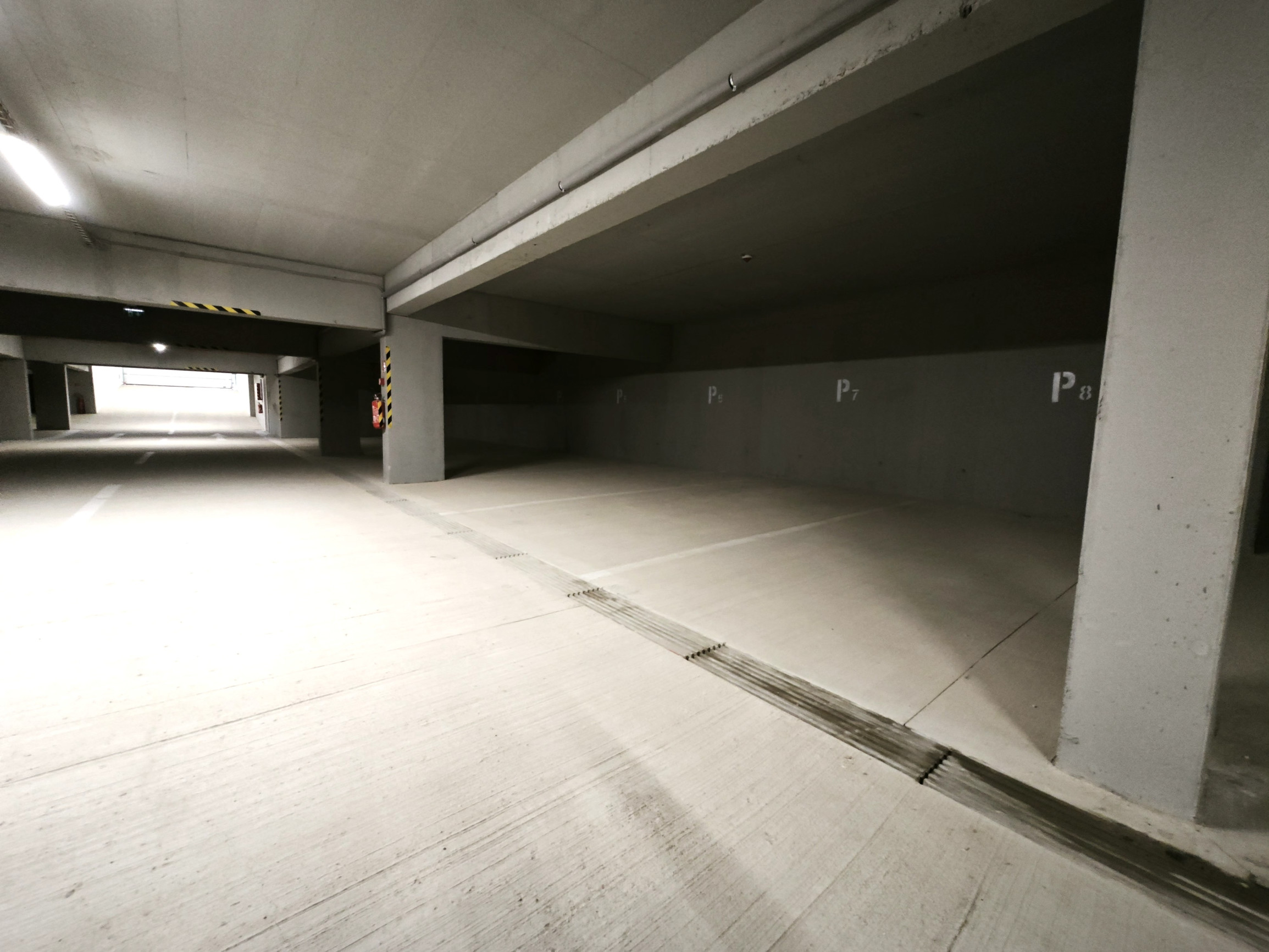 Predaj garážového státia v blízkosti CITY PARK Rovinka a nového Urban Fitness.