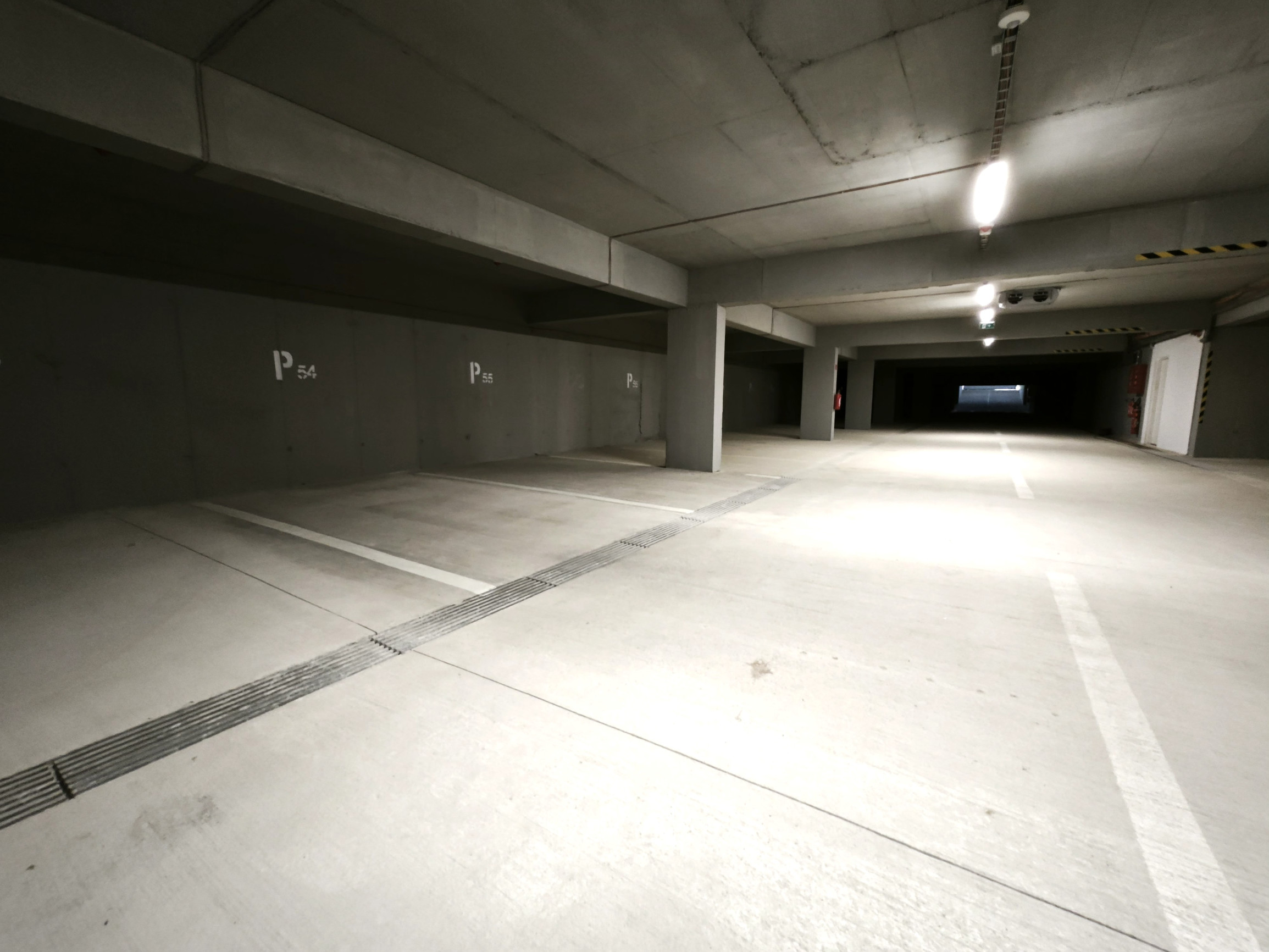 Predaj garážového státia v blízkosti CITY PARK Rovinka a nového Urban Fitness.