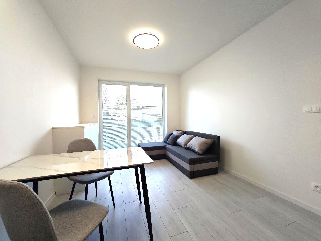 NOVOSTAVBA 2-izbový byt s terasou na prenájom v Opoji