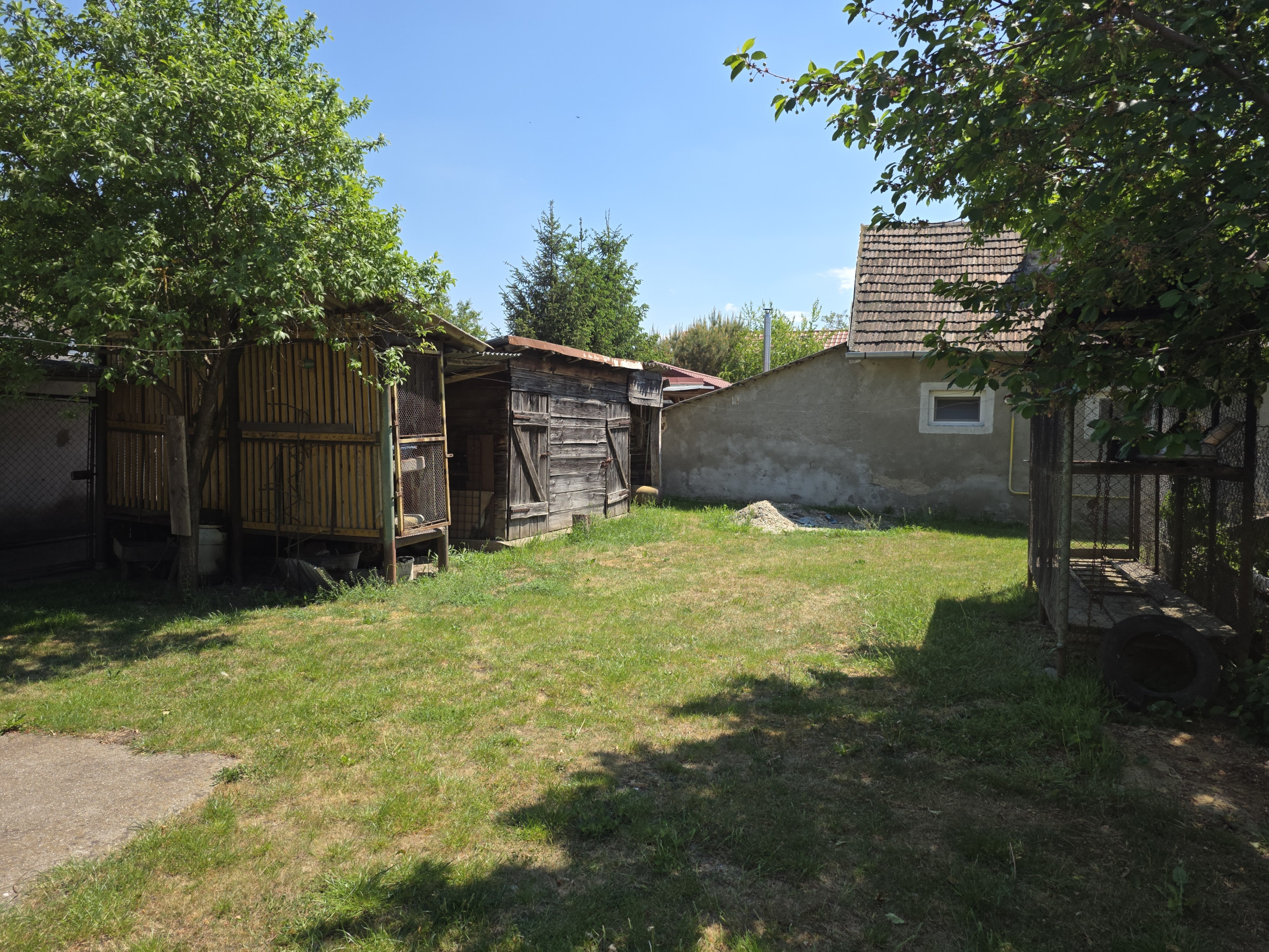 Vymeňte mestský ruch za vidiecku idylu s obrovským pozemkom
