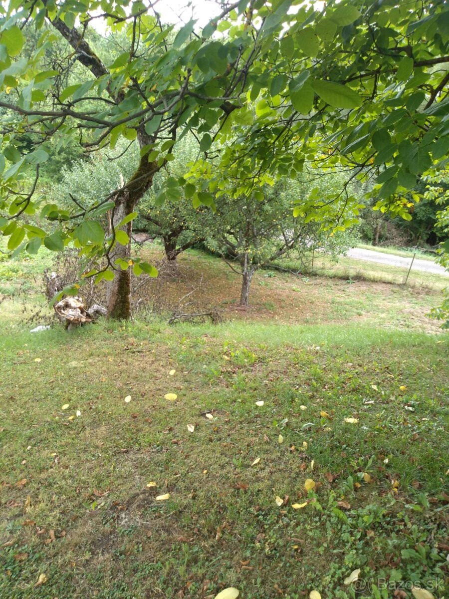 RODINNÝ DOM SO ZÁHRADOU V ČUKALOVCIACH – 1 658 m² | POKOJ A PRÍRODA