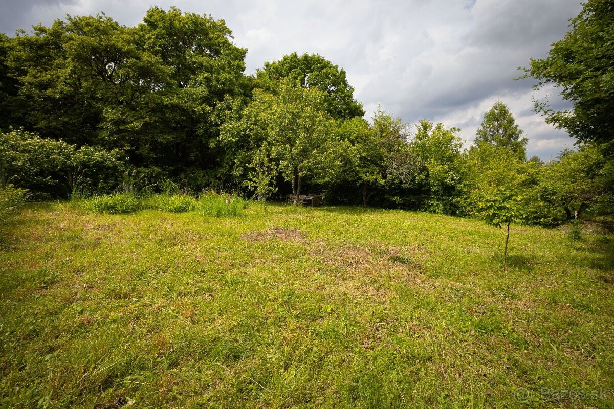ZÁHRADA POD ŽIBRICOU – 385 m² | STUDŇA | ELEKTRINA | 10 MIN. OD NITRY