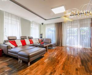 Rodinný dom, ktorý si zamilujete! Komfort, priestor a súkromie v Novóm Meste nad Váhom