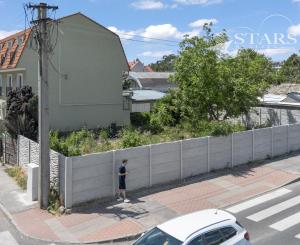 Stavebný pozemok s UPÍ na 4 podlažný objekt -Ružinov, Galvaniho