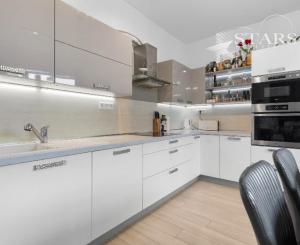 Štýlové bývanie so záhradou pri jazere len 20 minút od Bratislavy