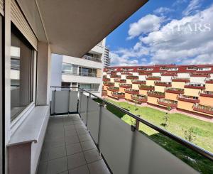 Prenájom 3,5-izbového bytu – Dlhé diely (komplex Kaskády)