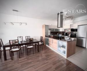 Prenájom 3,5-izbového bytu – Dlhé diely (komplex Kaskády)