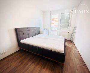 Prenájom 3,5-izbového bytu – Dlhé diely (komplex Kaskády)