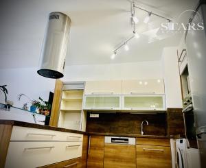 Prenájom 3,5-izbového bytu –  Dlhé Diely, Bratislava