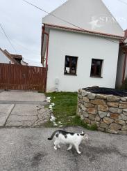 Vlastná záhrada, novostavba – ideálny 2-izbový mezonet