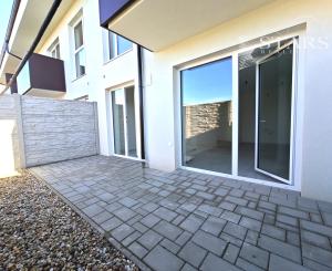 NOVOSTAVBA 2-izbový byt s terasou na prenájom v Opoji