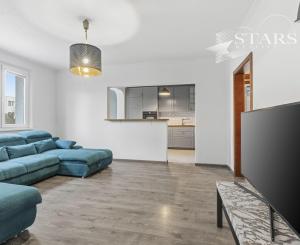 2-izbový byt so súkromnou záhradou v Karlovej Vsi,Ľudovíta Fullu.