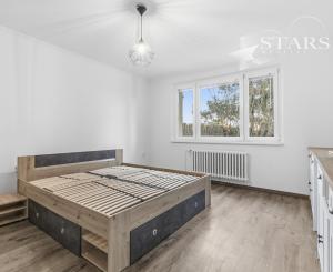 2-izbový byt so súkromnou záhradou v Karlovej Vsi