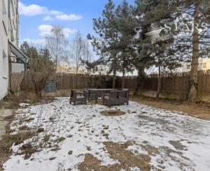 2-izbový byt so súkromnou záhradou v Karlovej Vsi