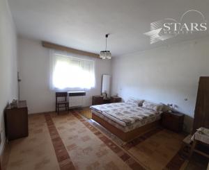 Vymeňte mestský ruch za vidiecku idylu s obrovským pozemkom