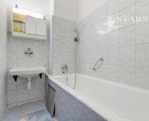 EXKLUZÍVNE NA PREDAJ – 3 IZBOVÝ BYT VO VÝBORNEJ LOKALITE