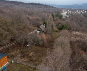ZÁHRADA POD ŽIBRICOU – 385 m² | STUDŇA | ELEKTRINA | 10 MIN. OD NITRY