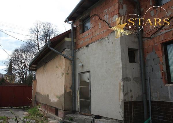 Vaša šanca na nový začiatok: Rodinný dom s pekárňou v malebných Vaďovciach!