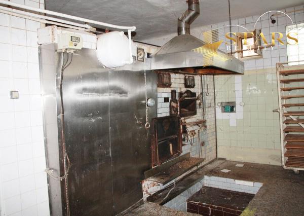 Vaša šanca na nový začiatok: Rodinný dom s pekárňou v malebných Vaďovciach!