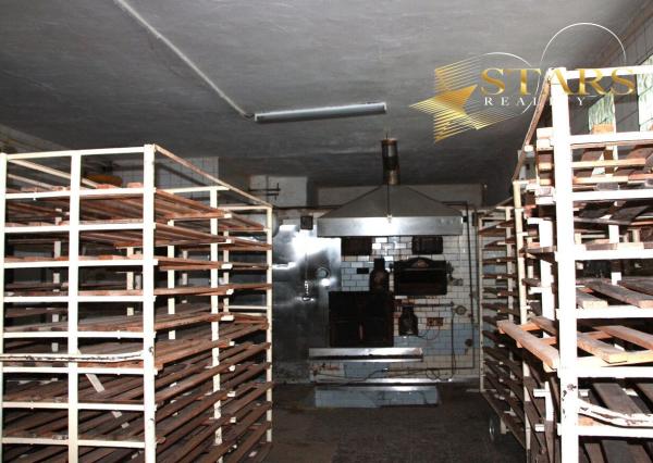 Vaša šanca na nový začiatok: Rodinný dom s pekárňou v malebných Vaďovciach!