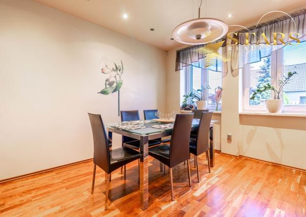 Rodinný dom, ktorý si zamilujete! Komfort, priestor a súkromie v Novóm Meste nad Váhom