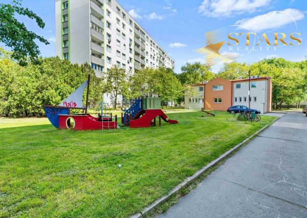 SUPER PONUKA!!! prenájom spodného podlažia o výmere 140 m² v Šamoríne, ul. Hviezdna