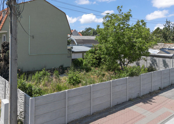 Stavebný pozemok s UPÍ na 4 podlažný objekt -Ružinov, Galvaniho