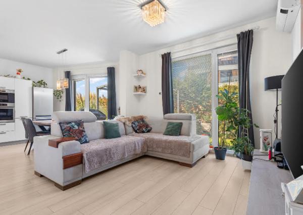 Štýlové bývanie so záhradou pri jazere len 20 minút od Bratislavy