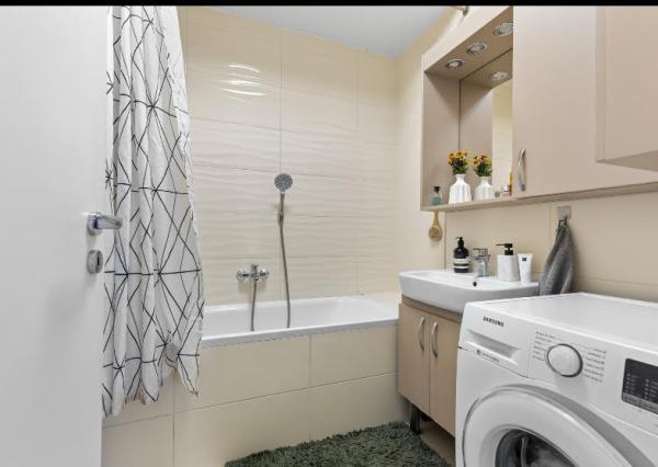 Štýlové bývanie so záhradou pri jazere len 20 minút od Bratislavy