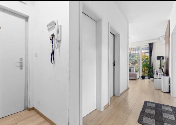 Štýlové bývanie so záhradou pri jazere len 20 minút od Bratislavy