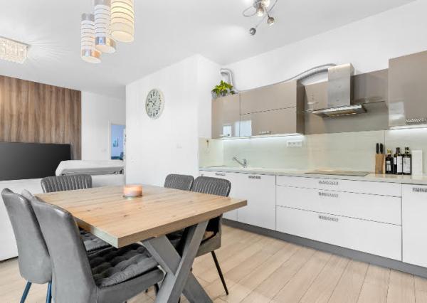 Štýlové bývanie so záhradou pri jazere len 20 minút od Bratislavy