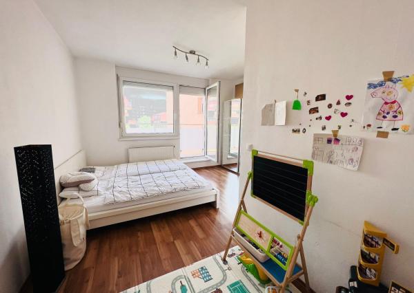 Prenájom 3,5-izbového bytu – Dlhé diely (komplex Kaskády)