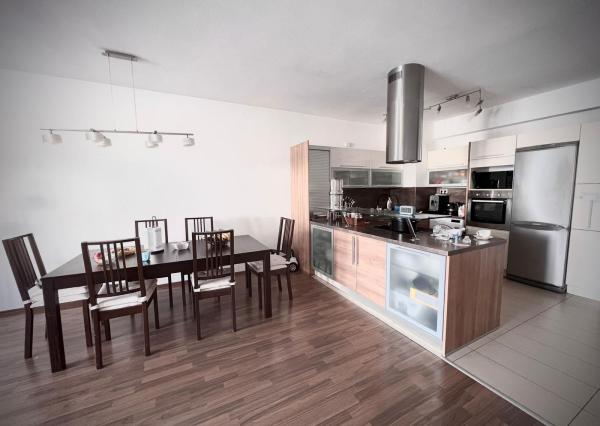 Prenájom 3,5-izbového bytu – Dlhé diely (komplex Kaskády)