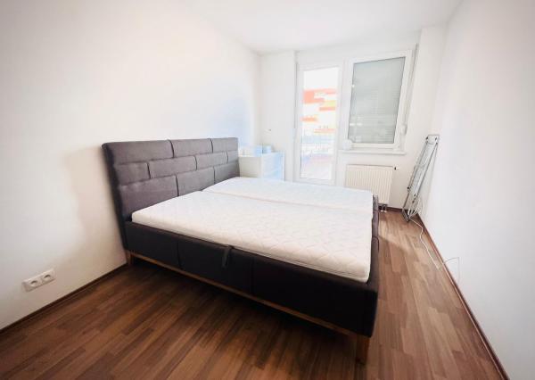 Prenájom 3,5-izbového bytu – Dlhé diely (komplex Kaskády)