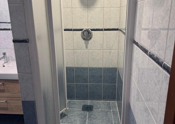 2-izbový byt so súkromnou záhradou v Karlovej Vsi